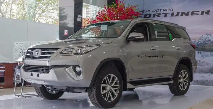 Toyota Fortuner V: Đánh Giá Chi Tiết Và Mọi Thông Tin Cần Biết