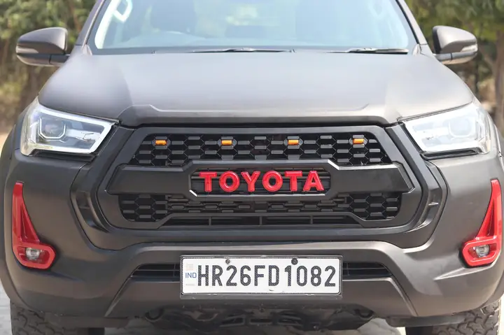 Toyota Grill: Tất Cả Những Điều Bạn Cần Biết Về Mạng Lưới Đầu Xe Toyota