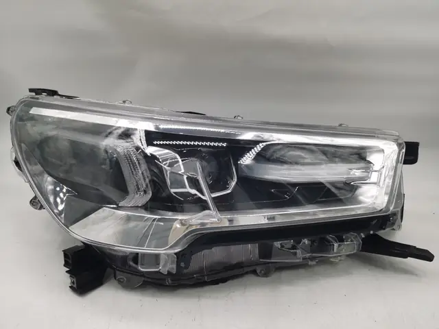 Toyota Headlights: Các Loại, Công Nghệ Và Cách Bảo Dưỡng