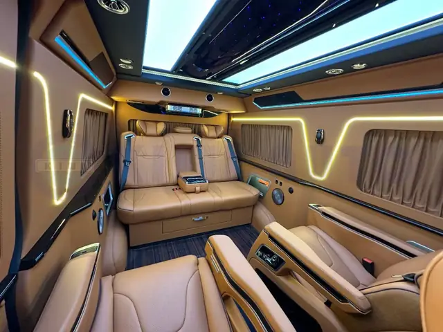 Toyota Hiace Interior: Tổng Quan Chi Tiết Về Không Gian Nội Thất Hiện Đại