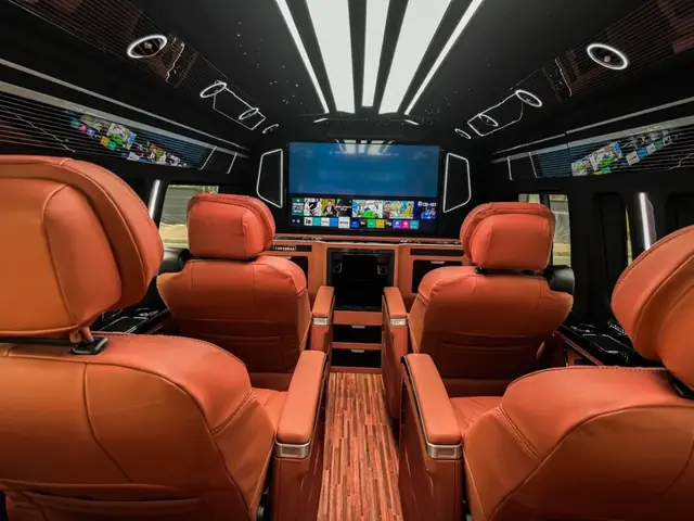 Toyota Hiace Interior: Tổng Quan Chi Tiết Về Không Gian Nội Thất Hiện Đại