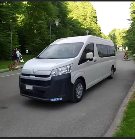 Toyota Hiace Minibus: Lựa Chọn Hoàn Hảo Cho Doanh Nghiệp Và Gia Đình Toyota Hiace Minibus: Lựa Chọn Hoàn Hảo Cho Doanh Nghiệp Và Gia Đình