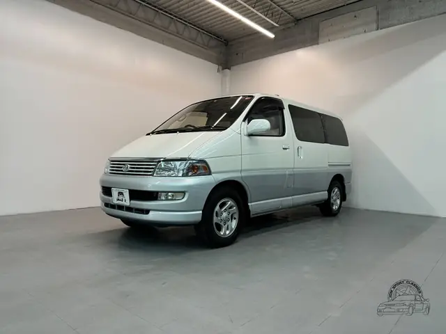 Toyota Hiace Regius – Tổng Quan Chi Tiết Về Mẫu Xe Đa Năng