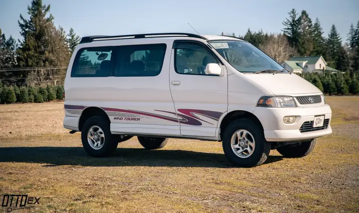 Toyota Hiace Regius – Tổng Quan Chi Tiết Về Mẫu Xe Đa Năng