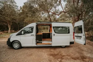 Toyota Hiace Slwb: Đánh Giá Toàn Diện Và Lợi Ích Khi Sở Hữu Một Chiếc Xe Đa Năng