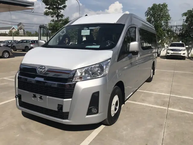 Toyota Hiace Van: Tổng Quan Chi Tiết Về Dòng Xe Thương Mại Đa Năng