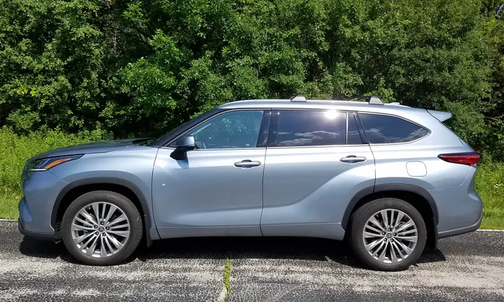 Toyota Highlander Platinum: Đánh Giá Chi Tiết Và Tính Năng Nổi Bật