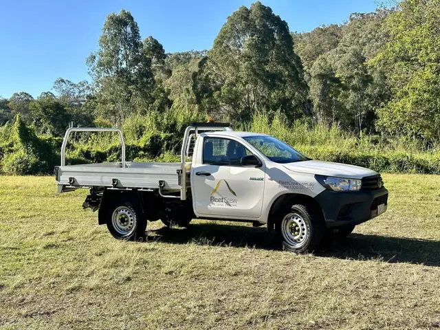 Toyota Hilux 2wd: Đánh Giá Toàn Diện, So Sánh Và Lựa Chọn Thông Minh Cho Người Mua Việt Nam Toyota Hilux 2wd: Đánh Giá Toàn Diện, So Sánh Và Lựa Chọn Thông Minh Cho Người Mua Việt Nam