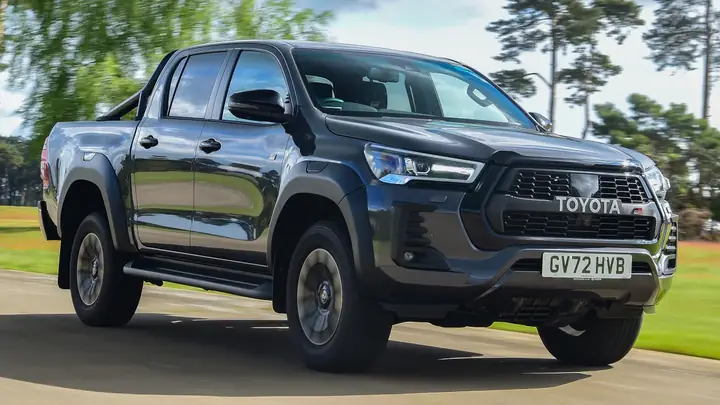 Toyota Hilux Review – Đánh Giá Chi Tiết Và So Sánh Với Đối Thủ Cùng Phân Khúc