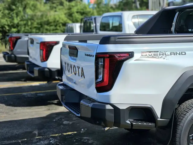 Toyota Hilux Thailand – Tổng Quan Chi Tiết Về Mẫu Xe Bán Tải Mạnh Mẽ Và Phổ Biến Nhất Tại Thái Lan Toyota Hilux Thailand – Tổng Quan Chi Tiết Về Mẫu Xe Bán Tải Mạnh Mẽ Và Phổ Biến Nhất Tại Thái Lan