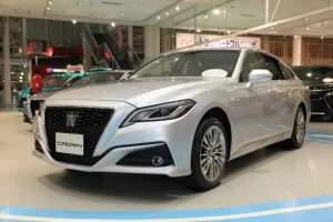 Toyota Crown – Tất Cả Những Điều Bạn Cần Biết Về Dòng Sedan Sang Trọng Của Toyota