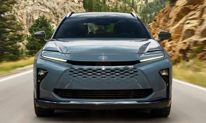 Toyota Hybrid Crown: Đánh Giá Toàn Diện Và Những Điều Cần Biết Khi Sở Hữu
