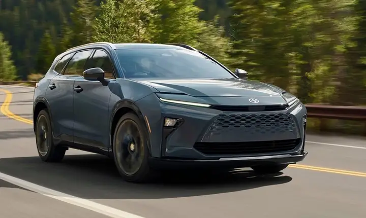 Toyota Hybrid Crown: Đánh Giá Toàn Diện Và Những Điều Cần Biết Khi Sở Hữu