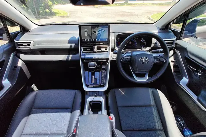 Toyota Innova Interior: Thiết Kế, Tiện Nghi Và Công Nghệ