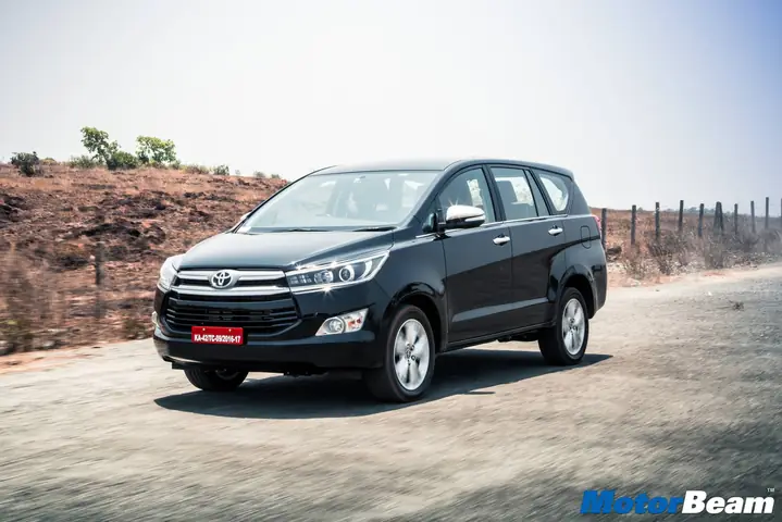 Toyota Innova Review – Đánh Giá Chi Tiết Xe Hơi Gia Đình Đáng Tin Cậy