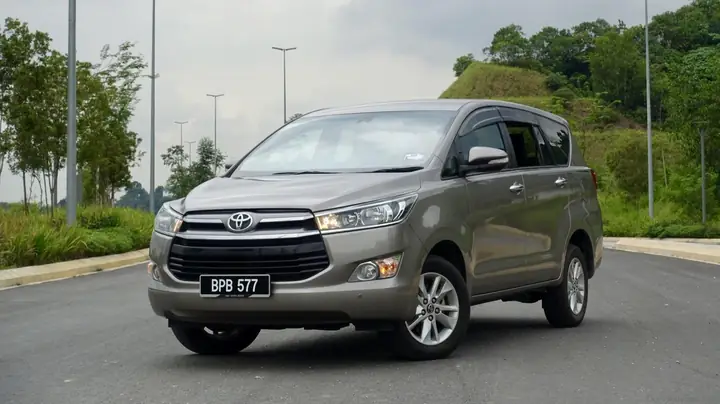 Toyota Innova Review – Đánh Giá Chi Tiết Xe Hơi Gia Đình Đáng Tin Cậy