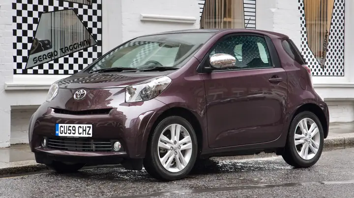 Toyota Iq – Tổng Quan Về Mẫu Xe Siêu Nhỏ Gọn Và Tiện Lợi