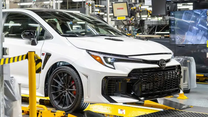 Toyota Japan English: Tổng Quan Về Thương Hiệu Và Ngôn Ngữ Truyền Thông Toyota Japan English: Tổng Quan Về Thương Hiệu Và Ngôn Ngữ Truyền Thông