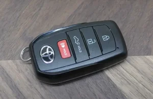 Toyota Key: Tất Cả Những Điều Bạn Cần Biết Về Chìa Khóa Xe Toyota