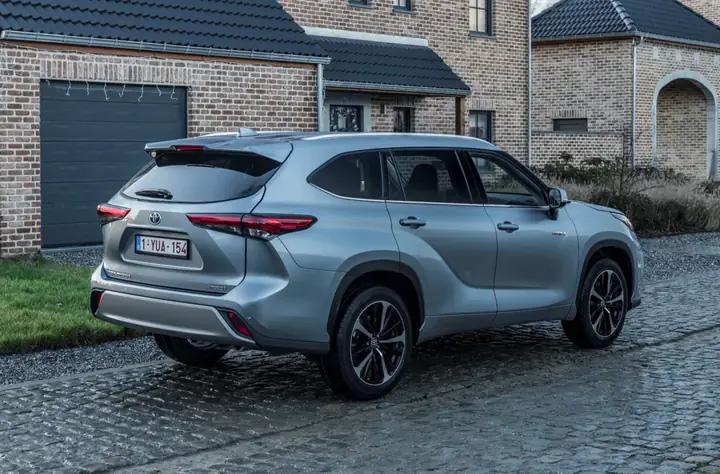 Toyota Kluger – Tổng Quan Chi Tiết Về Mẫu Suv Hạng Trung Của Toyota