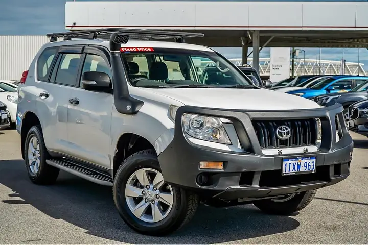 Toyota Land Cruiser 2013: Đánh Giá Toàn Diện Và Những Điều Cần Biết Khi Sở Hữu Toyota Land Cruiser 2013: Đánh Giá Toàn Diện Và Những Điều Cần Biết Khi Sở Hữu