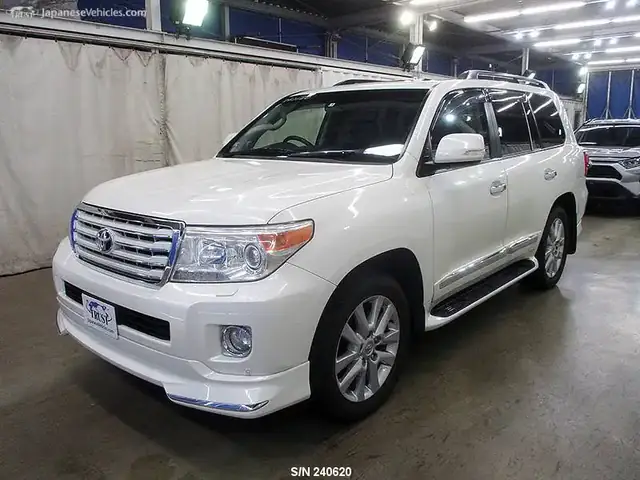 Toyota Land Cruiser 2013: Đánh Giá Toàn Diện Và Những Điều Cần Biết Khi Sở Hữu Toyota Land Cruiser 2013: Đánh Giá Toàn Diện Và Những Điều Cần Biết Khi Sở Hữu