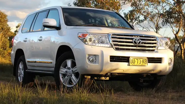 Toyota Land Cruiser 2013: Đánh Giá Toàn Diện Và Những Điều Cần Biết Khi Sở Hữu Toyota Land Cruiser 2013: Đánh Giá Toàn Diện Và Những Điều Cần Biết Khi Sở Hữu