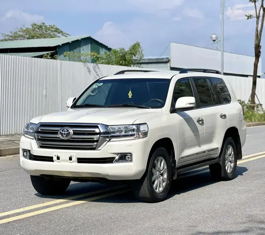 Toyota Lc200: Tổng Quan Chi Tiết Về Mẫu Xe Tải Nhẹ Đa Dụng