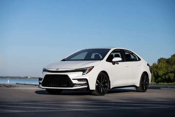 Toyota Le Là Gì? Tìm Hiểu Toàn Diện Về Mẫu Xe Toyota Le Và Những Điểm Nổi Bật