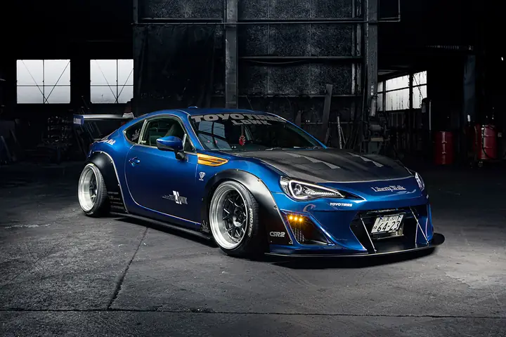 Toyota Liberty Walk – Tổng Quan Về Phong Cách Tùy Biến Xe Toyota