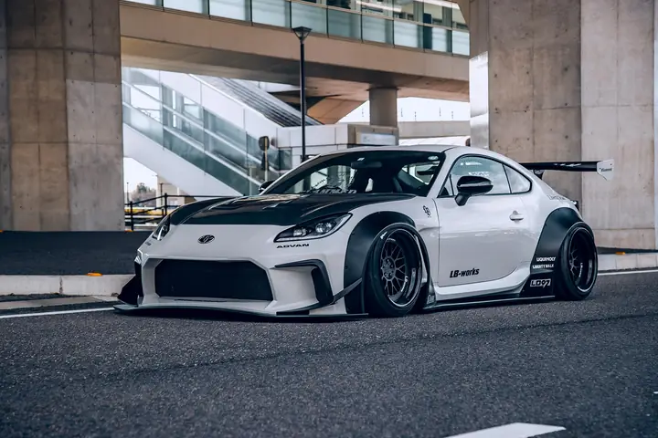 Toyota Liberty Walk – Tổng Quan Về Phong Cách Tùy Biến Xe Toyota