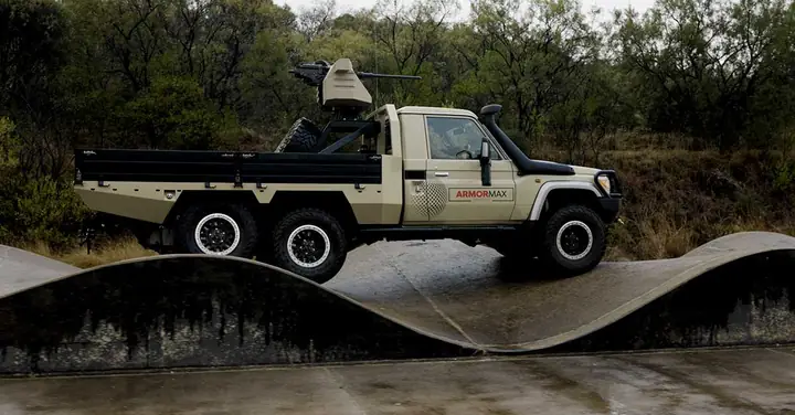 Toyota Machine Gun: Câu Chuyện Đằng Sau Sự Kết Hợp Độc Đáo Giữa Công Nghệ Ô Tô Và Vũ Khí Toyota Machine Gun: Câu Chuyện Đằng Sau Sự Kết Hợp Độc Đáo Giữa Công Nghệ Ô Tô Và Vũ Khí