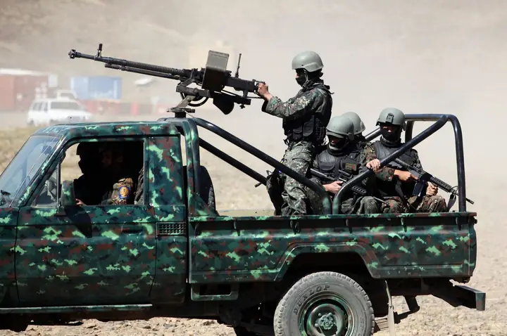 Toyota Machine Gun: Câu Chuyện Đằng Sau Sự Kết Hợp Độc Đáo Giữa Công Nghệ Ô Tô Và Vũ Khí Toyota Machine Gun: Câu Chuyện Đằng Sau Sự Kết Hợp Độc Đáo Giữa Công Nghệ Ô Tô Và Vũ Khí