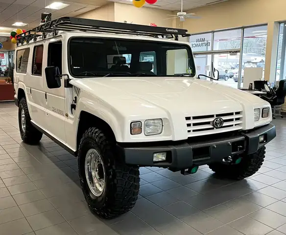 Toyota Mega Cruiser: Tổng Quan Và Lịch Sử Phát Triển