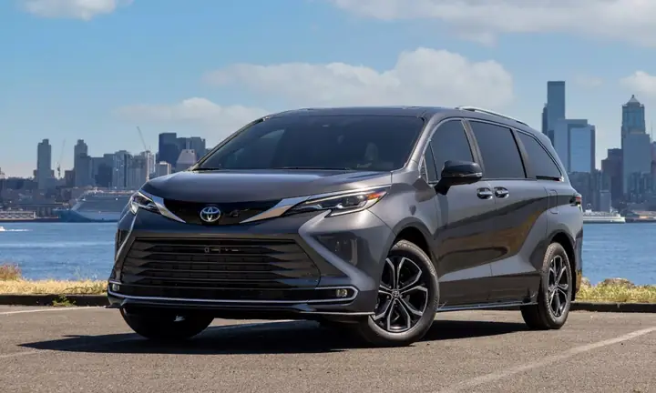 Toyota Minivan: Tổng Quan Về Dòng Xe Đa Dụng Của Toyota