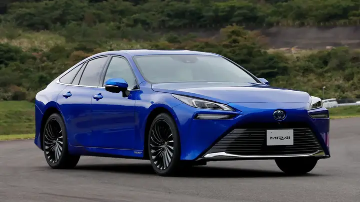 Toyota Mirai Review: Đánh Giá Chi Tiết Xe Hơi Chạy Hydro