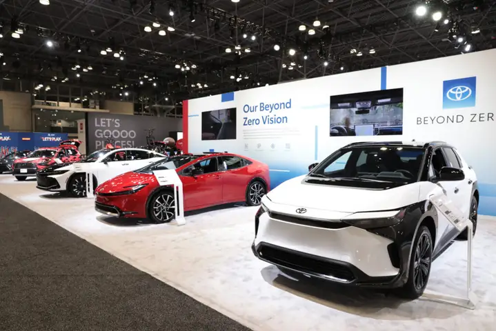 Toyota New York: Khám Phá Thế Giới Động Cơ Nhật Bản Tại Thành Phố Sôi Động