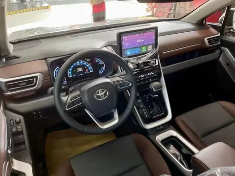 Toyota Nhập Khẩu: Mọi Thông Tin Cần Biết Cho Người Mua