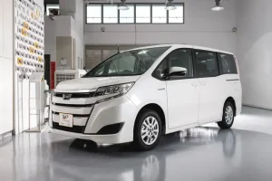Toyota Noah Hybrid – Tổng Quan Và Những Điểm Cần Biết Cho Người Dùng