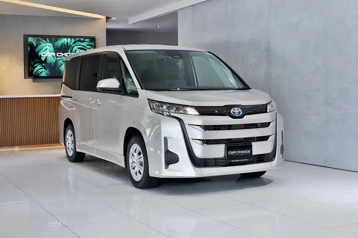 Toyota Noah Hybrid – Tổng Quan Và Những Điểm Cần Biết Cho Người Dùng