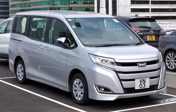 Toyota Noah Price – Giá Bán, Cấu Hình Và Các Lựa Chọn Phù Hợp Cho Người Mua