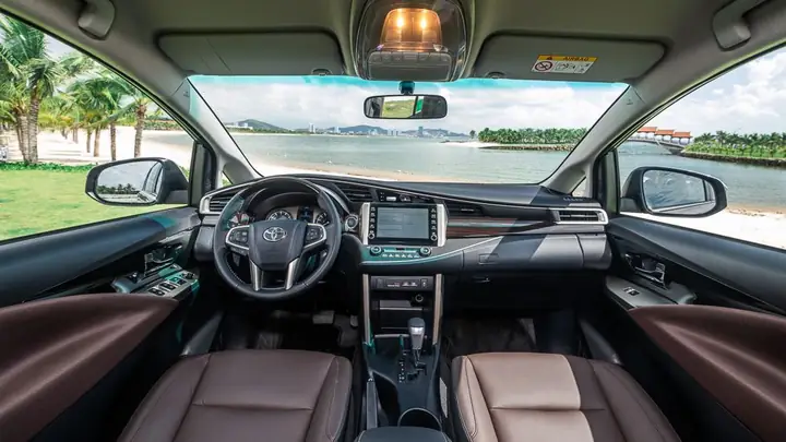 Toyota Nội Thất: Tổng Quan Chi Tiết Về Thiết Kế, Chất Liệu Và Xu Hướng Hiện Đại