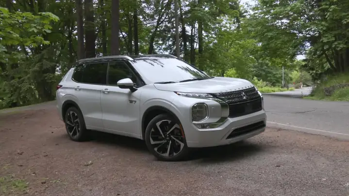 Toyota Outlander: Đánh Giá Toàn Diện Và Lợi Ích Cho Người Mua Xe Gia Đình Toyota Outlander: Đánh Giá Toàn Diện Và Lợi Ích Cho Người Mua Xe Gia Đình