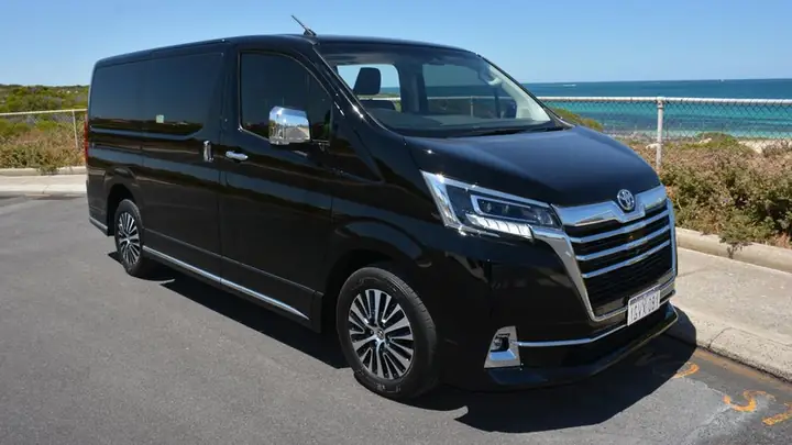 Toyota People Mover – Giới Thiệu Toàn Diện Về Dòng Xe Đa Dụng Của Toyota Toyota People Mover – Giới Thiệu Toàn Diện Về Dòng Xe Đa Dụng Của Toyota
