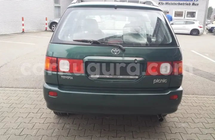 Toyota Picnic – Tổng Quan Chi Tiết Về Mẫu Xe Đa Dụng Đáng Chú Ý