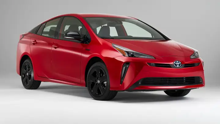 Toyota Prius: Tổng Quan Về Xe Hybrid Hàng Đầu Và Những Gì Bạn Cần Biết