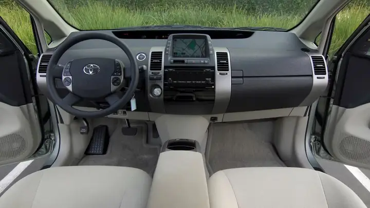 Toyota Prius Interior: Khám Phá Thiết Kế Nội Thất Đột Phá Và Tiện Nghi Cho Người Dùng