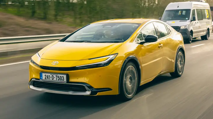 Toyota Prius Review – Đánh Giá Chi Tiết Xe Hybrid Phổ Biến Toyota Prius Review – Đánh Giá Chi Tiết Xe Hybrid Phổ Biến