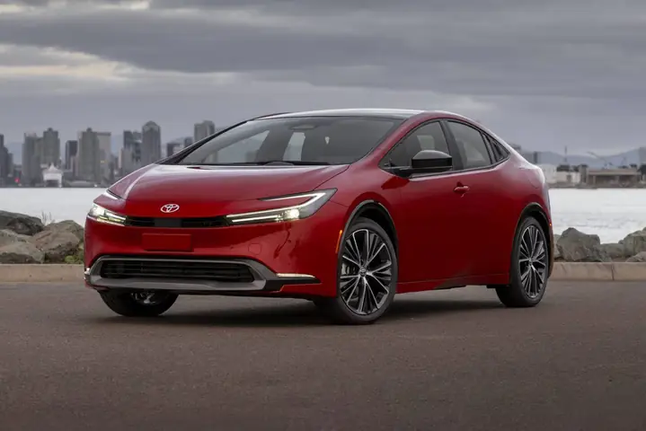 Toyota Prius Review – Đánh Giá Chi Tiết Xe Hybrid Phổ Biến Toyota Prius Review – Đánh Giá Chi Tiết Xe Hybrid Phổ Biến
