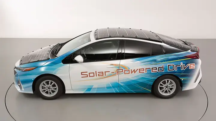 Toyota Prius Solar: Tổng Quan Về Công Nghệ Năng Lượng Mặt Trời Trên Xe Hybrid Toyota Prius Solar: Tổng Quan Về Công Nghệ Năng Lượng Mặt Trời Trên Xe Hybrid